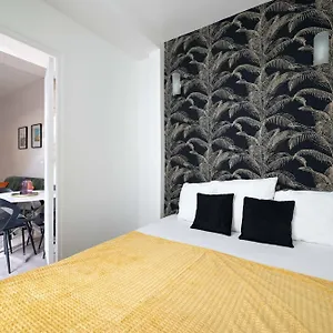2 Bed Modern Fully Furnish Flat,close To Buttes Chaumon Park Paris