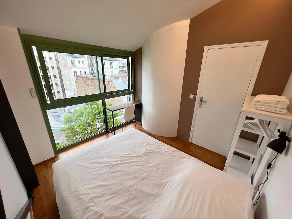 Pere Lachaise Apartment Paris