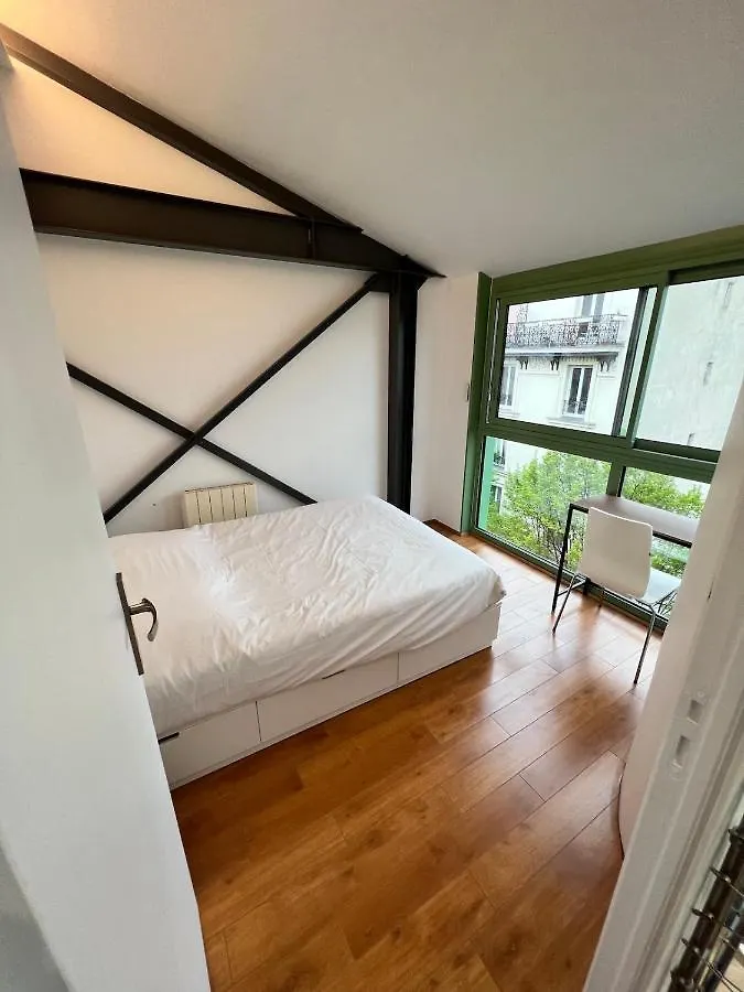 Pere Lachaise Apartment Paris