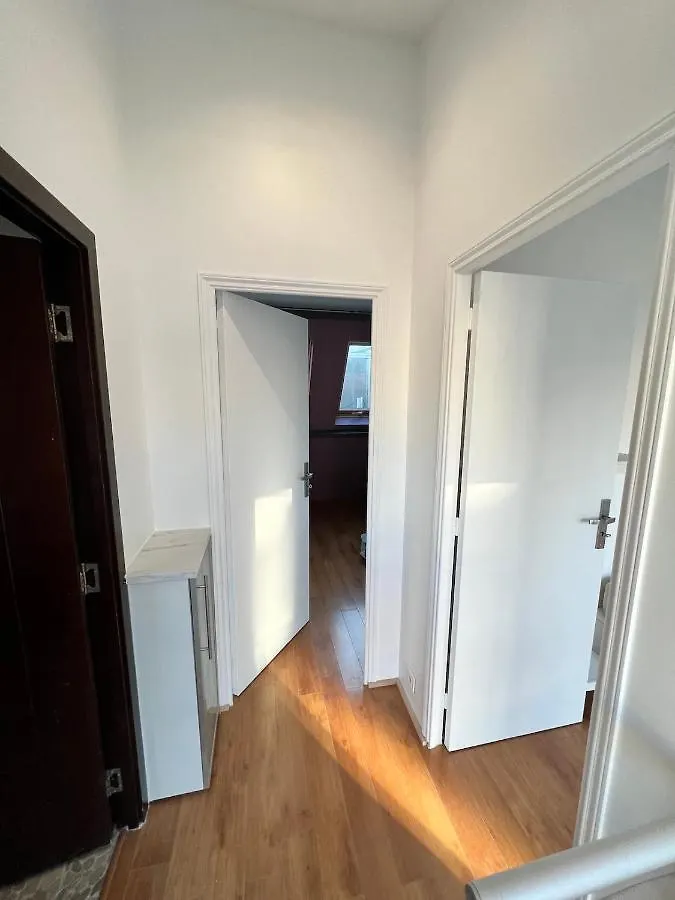 Pere Lachaise Apartment Paris