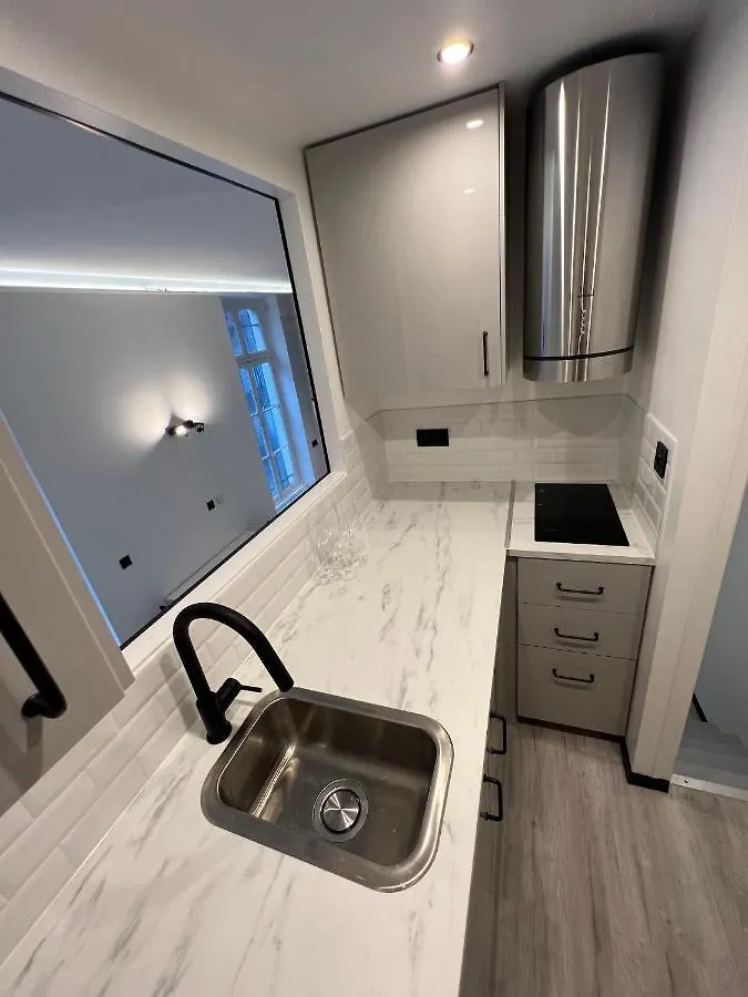 Pere Lachaise Apartment Paris