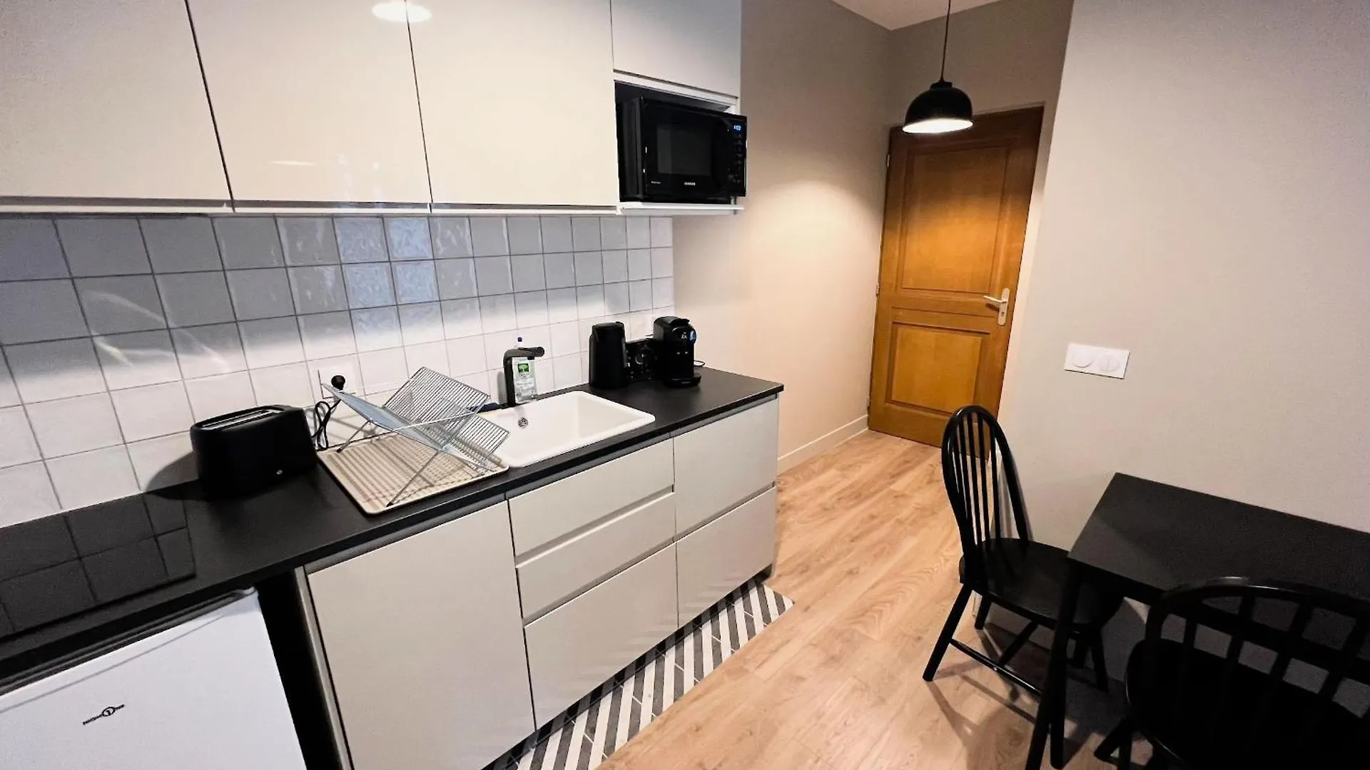 Pere Lachaise Apartment Paris